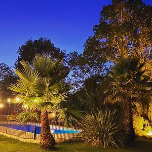 Hotel Logis La Bastide Des Golfs ***