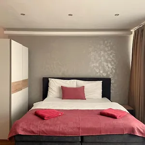 Appartamento Aurellia Serviced Apartments