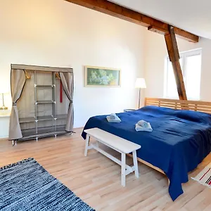 Ferienhaus House With Courtyard & Parking Close To Stadtpark